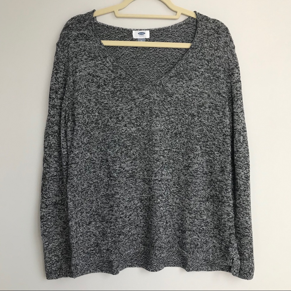 Old Navy V Neck Gray Sweater - Size XL